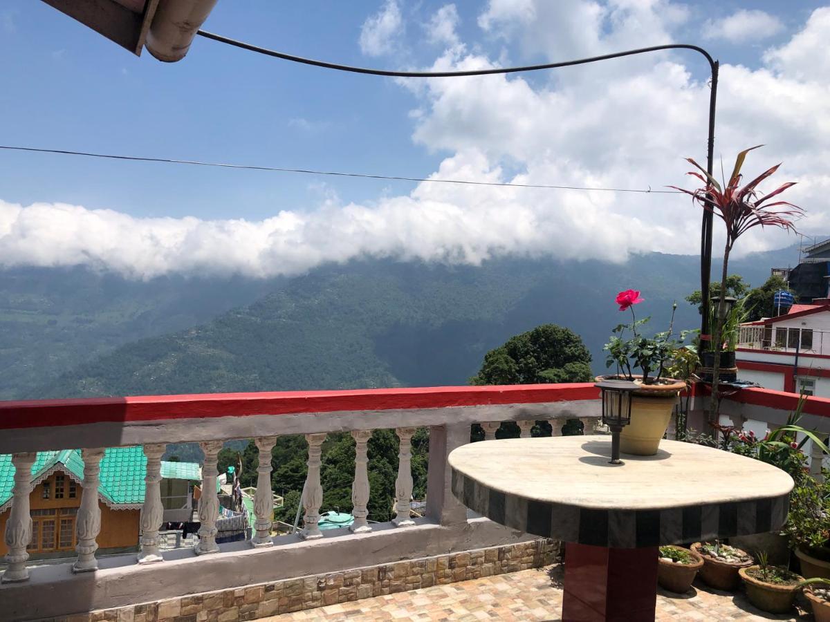 Raibas Homestay Дарджилинг Екстериор снимка